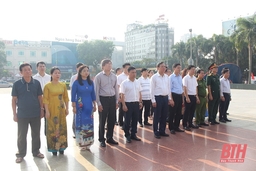 Đoàn đại biểu TP Thanh Hóa dâng hương tưởng niệm Anh hùng dân tộc Lê Lợi
