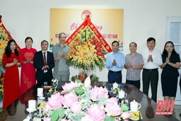 Phó Bí thư Thường trực Tỉnh ủy Lại Thế Nguyên chúc mừng Ủy ban MTTQ tỉnh nhân ngày truyền thống MTTQ Việt Nam