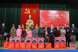 Sacombank Thanh Hóa mang Tết ấm đến với người nghèo