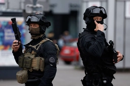 Pháp nâng mức cảnh báo khủng bố lên cấp độ cao nhất sau vụ tấn công ở Nga