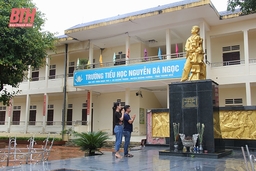 Trên quê hương anh hùng Nguyễn Bá Ngọc