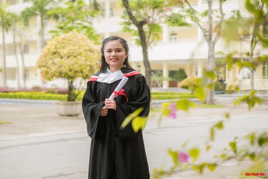 “Cô gái vàng xứ Thanh” giành học bổng toàn phần từ 2 trường đại học top đầu thế giới