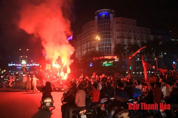 Xứ Thanh lại “bùng cháy” sau kỳ tích mới của đội tuyển Việt Nam