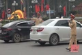 Nhiều người du xuân “quên” đội mũ bảo hiểm
