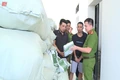 Khởi tố, bắt tạm giam đối tượng buôn lậu 17 tấn dược liệu qua biên giới