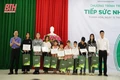 Nông dân huyện Lang Chánh được trao vốn Chương trình “Tiếp sức nhà nông”
