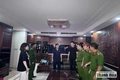 Hối lộ để thông chốt Kiểm lâm, 10 đối tượng bị khởi tố