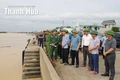 Phó Chủ tịch UBND tỉnh Đầu Thanh Tùng kiểm tra công tác ứng phó với bão số 10 tại xã Ngọc Liên