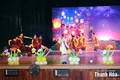 Một mùa trăng không tròn của 3 đứa trẻ...