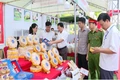 Phiên chợ giới thiệu nông sản, thực phẩm an toàn tại xã Yên Định