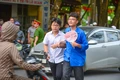 Tỉnh đoàn Thanh Hóa tặng quà đội hình tình nguyện tiếp sức mùa thi