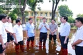 Tăng cường công tác vệ sinh môi trường tại các cơ sở giáo dục sau mưa lũ