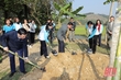 Chủ tịch Hội LHPN Việt Nam và các đồng chí lãnh đạo tỉnh dự lễ trồng cây và tặng quà tại huyện Ngọc Lặc
