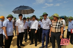 Chủ tịch UBND tỉnh Nguyễn Đình Xứng kiểm tra tiến độ thực hiện dự án đường giao thông ven biển