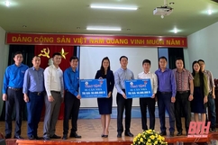 Tỉnh đoàn và Hội Doanh nhân trẻ Thanh Hóa hỗ trợ đồng bào vùng lũ miền Trung