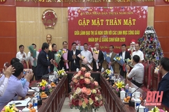 Thị xã Nghi Sơn chúc mừng, tặng quà nhân dịp lễ Giáng sinh 2020