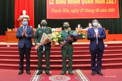 Phó Bí thư Tỉnh ủy Trịnh Tuấn Sinh dự và động viên thanh niên thị xã Bỉm Sơn lên đường nhập ngũ