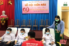 160 đơn vị máu nghĩa tình tặng các mẹ, các chị đang được điều trị tại các cơ sở y tế