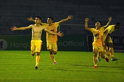 Các cầu thủ Đông Á Thanh Hóa được thưởng 1,2 tỷ đồng sau chiến thắng trước Hồng Lĩnh Hà Tĩnh