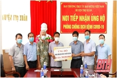 Huyện Thọ Xuân tiếp nhận hơn 800 triệu đồng ủng hộ phòng, chống dịch COVID-19