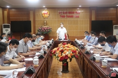 Phó Chủ tịch Lê Đức Giang nghe báo cáo kết quả tình hình sử dụng đất trên địa bàn tỉnh của Công ty TNHH Một thành viên Cao su Thanh Hoá