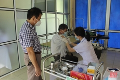Huyện Vĩnh Lộc triển khai tiêm hơn 2.400 liều vắc - xin đợt 5 cho các nhóm đối tượng ưu tiên
