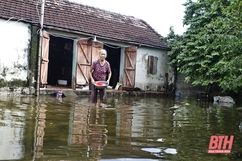 Mưa lớn kéo dài khiến hàng nghìn hộ dân vùng biển Hoằng Hóa bị ngập lụt