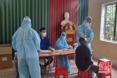 Huyện Triệu Sơn test nhanh tầm soát COVID-19 cho hơn 10.000 người tại các khu vực nguy cơ lây nhiễm COVID-19