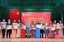 Trường Đại học Hồng Đức khai giảng khóa đào tạo thứ 24 và kỷ niệm 39 năm Ngày Nhà giáo Việt Nam 20-11
