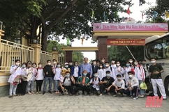 Sinh viên Trường Cao đẳng Y tế Thanh Hóa hỗ trợ huyện Yên Định chống dịch COVID-19