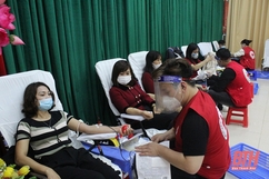 Huyện Vĩnh Lộc tổ chức chương trình “Giọt hồng Tây Đô” năm 2022
