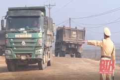 Tăng cường kiểm soát xe tải chở vật liệu xây dựng qua địa bàn huyện Nông Cống