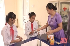 Thiếu nhân viên y tế trường học ở Lang Chánh