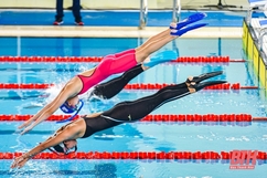 Hai lần liên tiếp phá kỷ lục SEA Games trong một ngày, Cao Thị Duyên giành HCV Lặn 100m chân vịt đôi