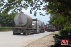 Nguy cơ mất an toàn giao thông trên quốc lộ 1A đoạn qua thị xã Bỉm Sơn.