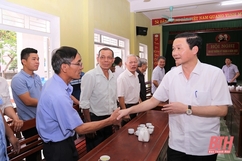 Chủ tịch UBND tỉnh Đỗ Minh Tuấn dự sinh hoạt Chi bộ cùng đảng viên Tổ dân phố Hòa Bình