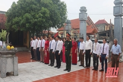 Lãnh đạo huyện Thiệu Hoá dâng hương tại nơi thành lập Chi bộ Đảng cộng sản đầu tiên