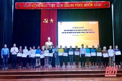 Bàn giao nhà tình nghĩa do Tập đoàn Sun Group tài trợ cho các hộ nghèo huyện Quảng Xương