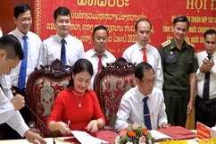 Huyện Quan Sơn đẩy mạnh công tác đối ngoại với tỉnh Hủa Phăn, Lào
