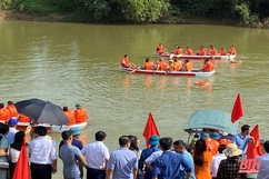 Lễ hội đua thuyền truyền thống xã Thạch Long