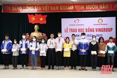 Trao học bổng từ Quỹ Thiện Tâm cho học sinh, sinh viên nghèo vượt khó học giỏi