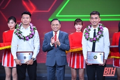 Đông Á Thanh Hóa nhận nhiều danh hiệu tại Giải V.League 1-2022