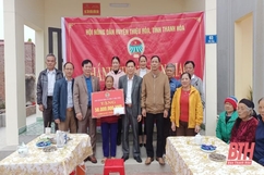 Huyện Thiệu Hóa trao kinh phí hỗ trợ xây dựng nhà cho hộ nghèo