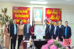 Tiếp nhận quà Tết của Tập đoàn Dầu khí quốc gia Việt Nam tặng các hộ có hoàn cảnh khó khăn tại tỉnh Thanh Hoá