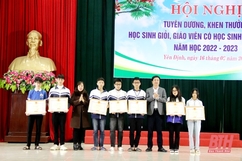 Yên Định: Tuyên dương, khen thưởng 186 học sinh và 108 giáo viên có học sinh giỏi cấp tỉnh, năm học 2022-2023