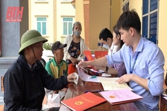 Chi nhánh Văn phòng Đăng ký đất đai huyện Vĩnh Lộc đồng hành cùng Nhân dân giải quyết thủ tục hành chính
