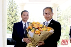 Chủ tịch UBND tỉnh Đỗ Minh Tuấn tiếp xã giao Đại sứ đặc mệnh toàn quyền Nhật Bản tại Việt Nam
