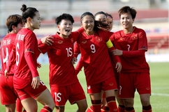 Huỳnh Như tiết lộ về đội tuyển nữ Việt Nam trước khi dự World Cup; Trọng tài chung kết Europe League gặp “ác mộng” ở sân bay khi về nước