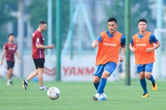 Lâm Ti Phông góp mặt ở danh sách rút gọn ĐT Việt Nam đấu Hong Kong; Barca yêu cầu Xavi vô địch Champions League mùa tới