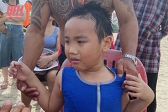 Kịp thời cứu cháu bé 6 tuổi thoát khỏi nguy cơ đuối nước khi tắm biển